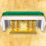 Rivestimento dell'altare in velluto