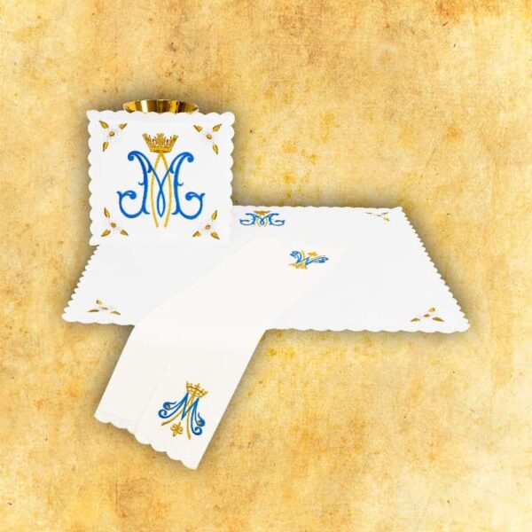 (product) Bielizna Kielichowa "Mater Dei"