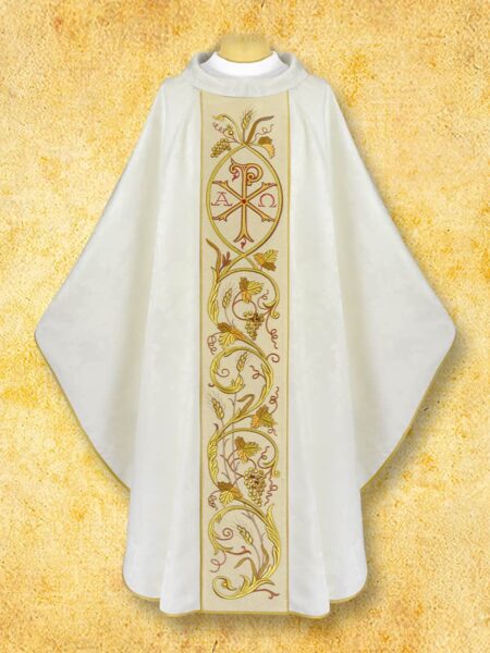 Ornat haftowany  "Christum"