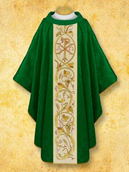 Ornat haftowany  "Christum"