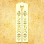 Złota stuła liturgiczna z ornamentami liturgicznymi